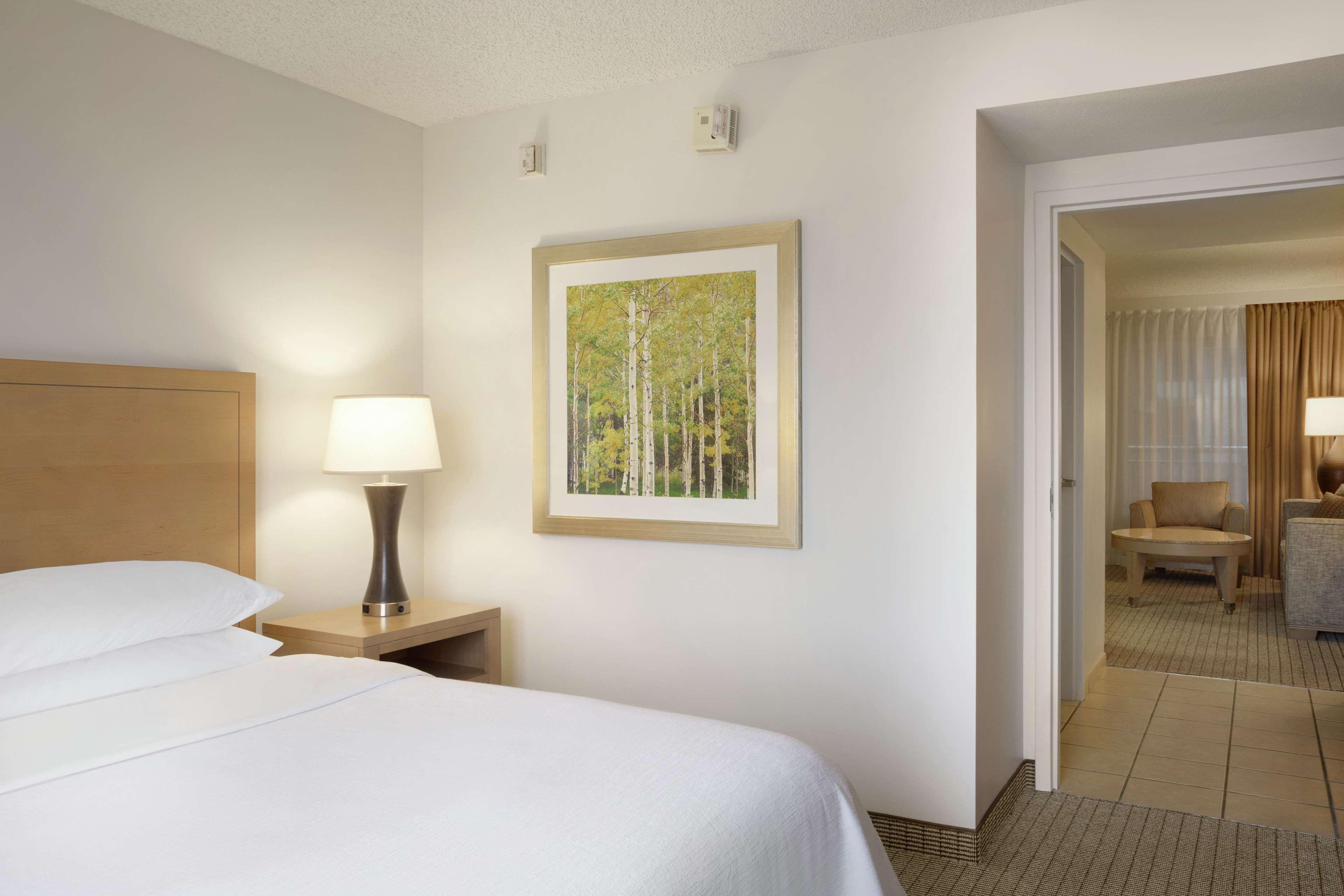 Embassy Suites By Hilton Denver International Airport Εξωτερικό φωτογραφία