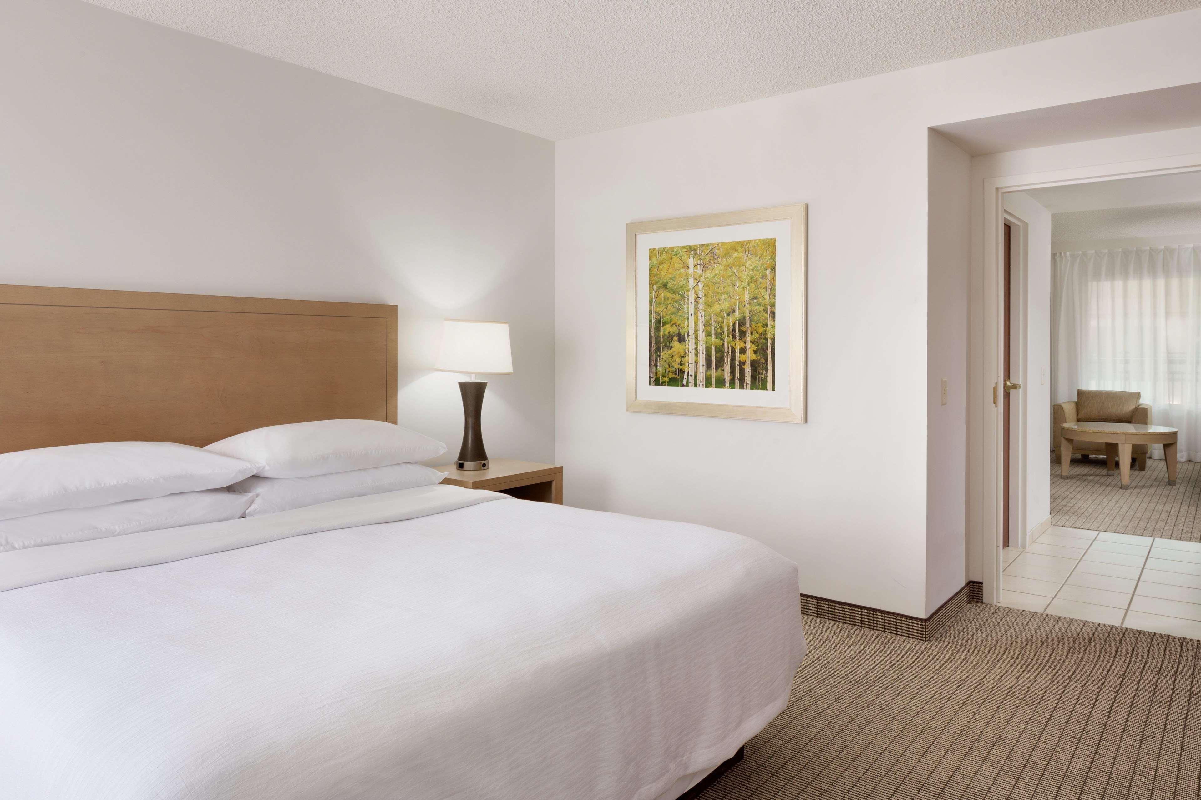 Embassy Suites By Hilton Denver International Airport Εξωτερικό φωτογραφία