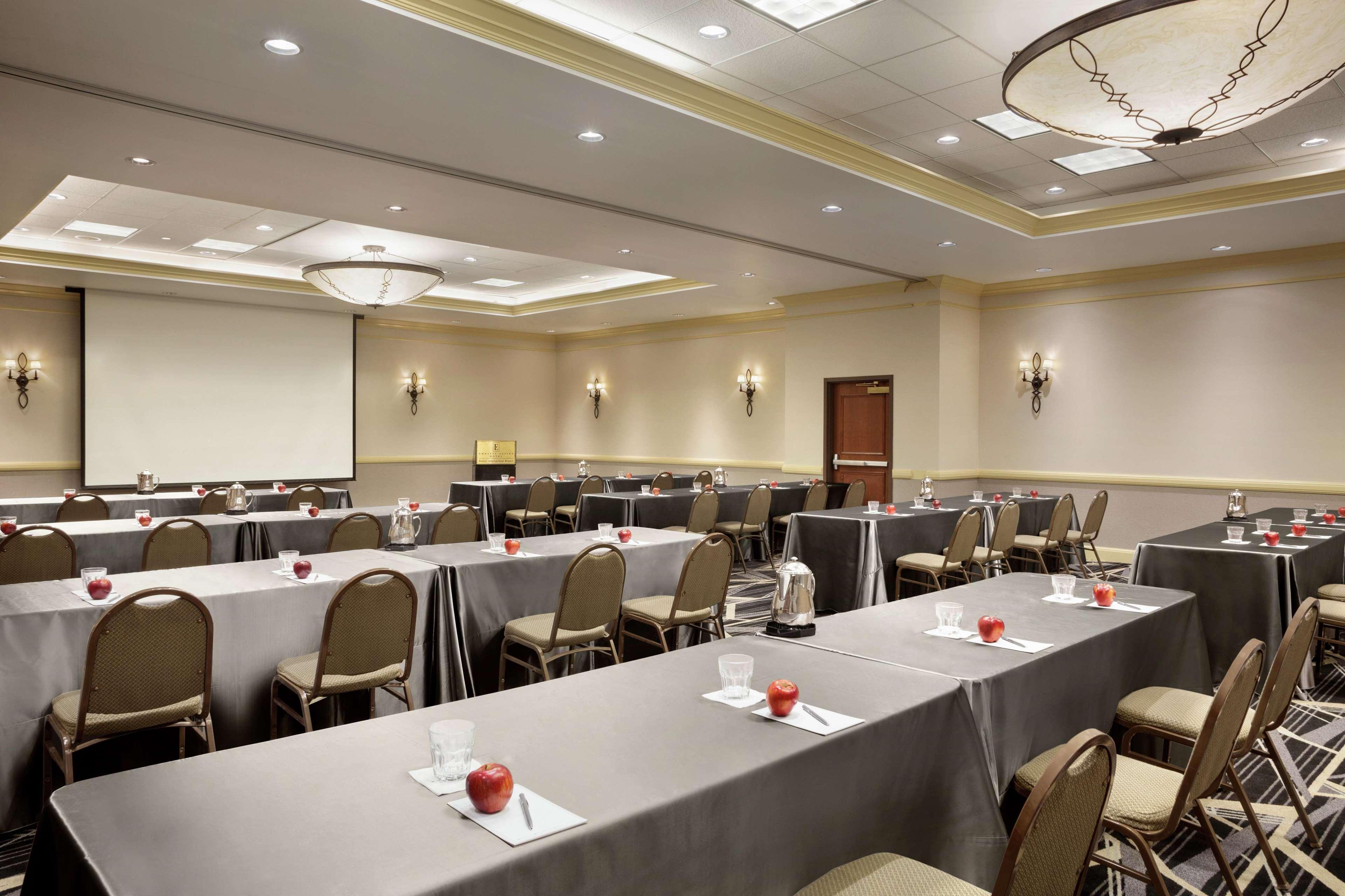 Embassy Suites By Hilton Denver International Airport Εξωτερικό φωτογραφία
