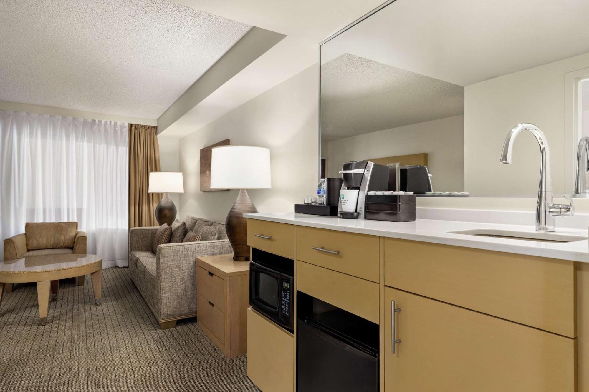Embassy Suites By Hilton Denver International Airport Εξωτερικό φωτογραφία