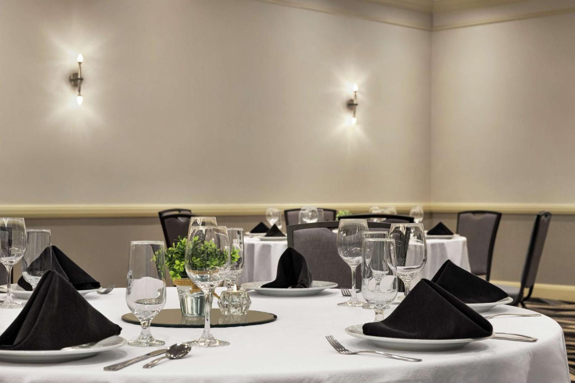 Embassy Suites By Hilton Denver International Airport Εξωτερικό φωτογραφία