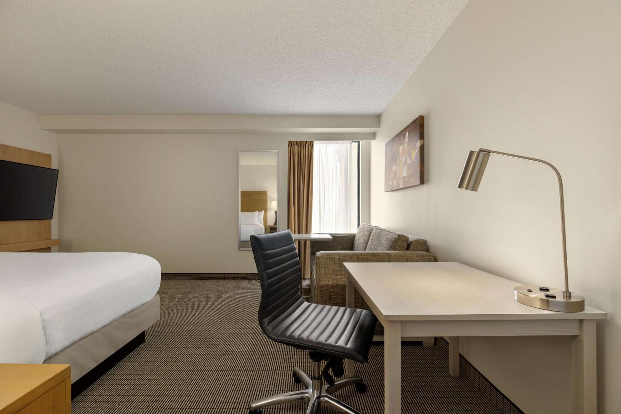 Embassy Suites By Hilton Denver International Airport Εξωτερικό φωτογραφία