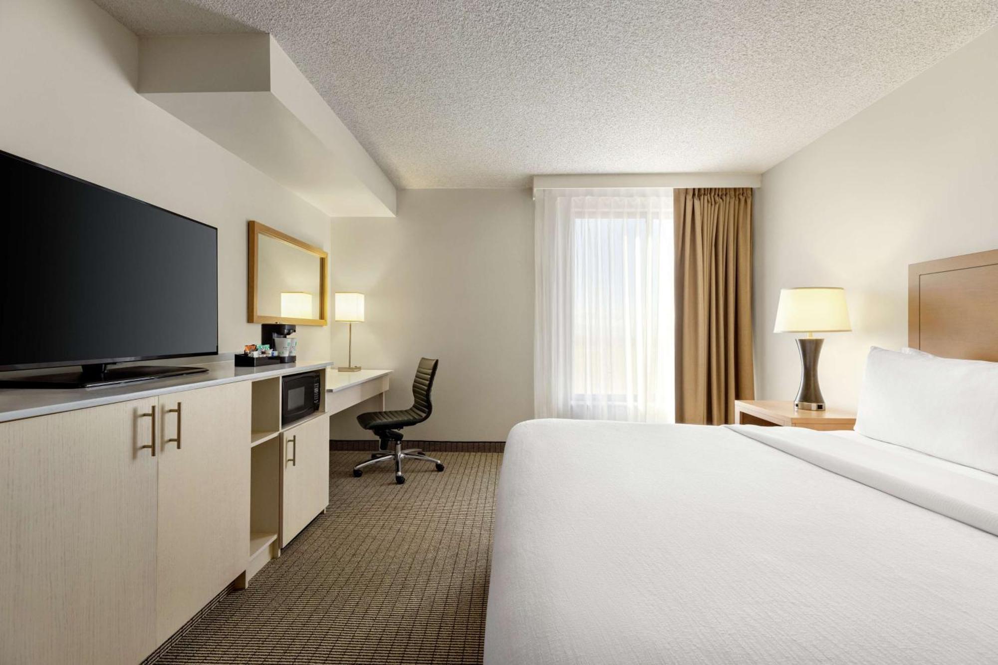 Embassy Suites By Hilton Denver International Airport Εξωτερικό φωτογραφία