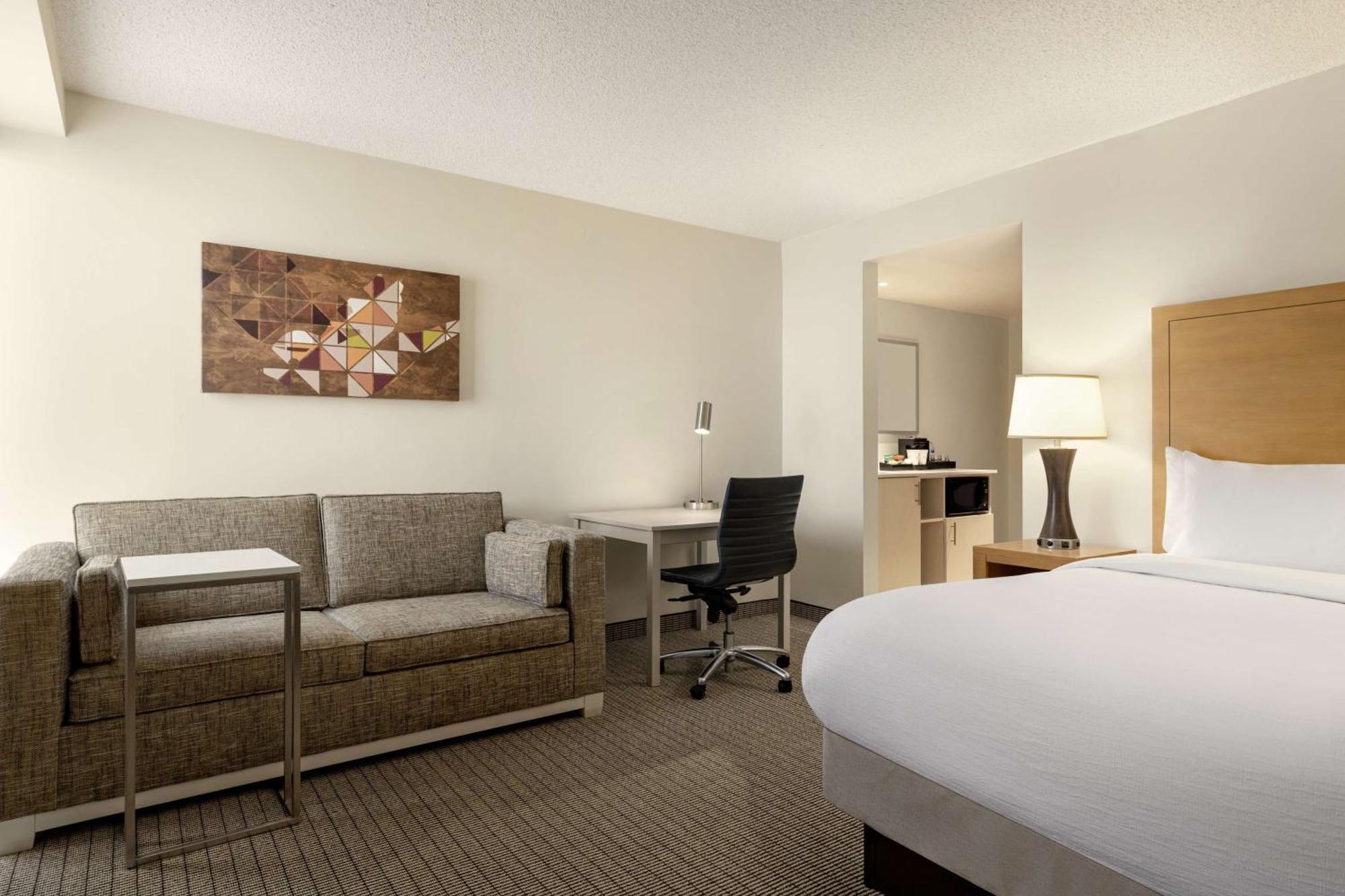 Embassy Suites By Hilton Denver International Airport Εξωτερικό φωτογραφία